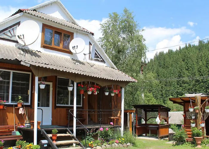 з трьома спальнями Yablunytsya