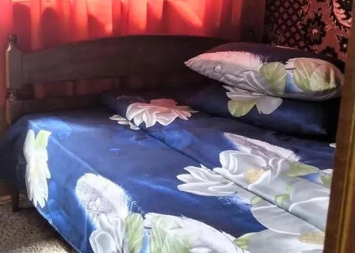 з трьома спальнями * Yablunytsya