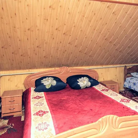 з трьома спальнями Apartman